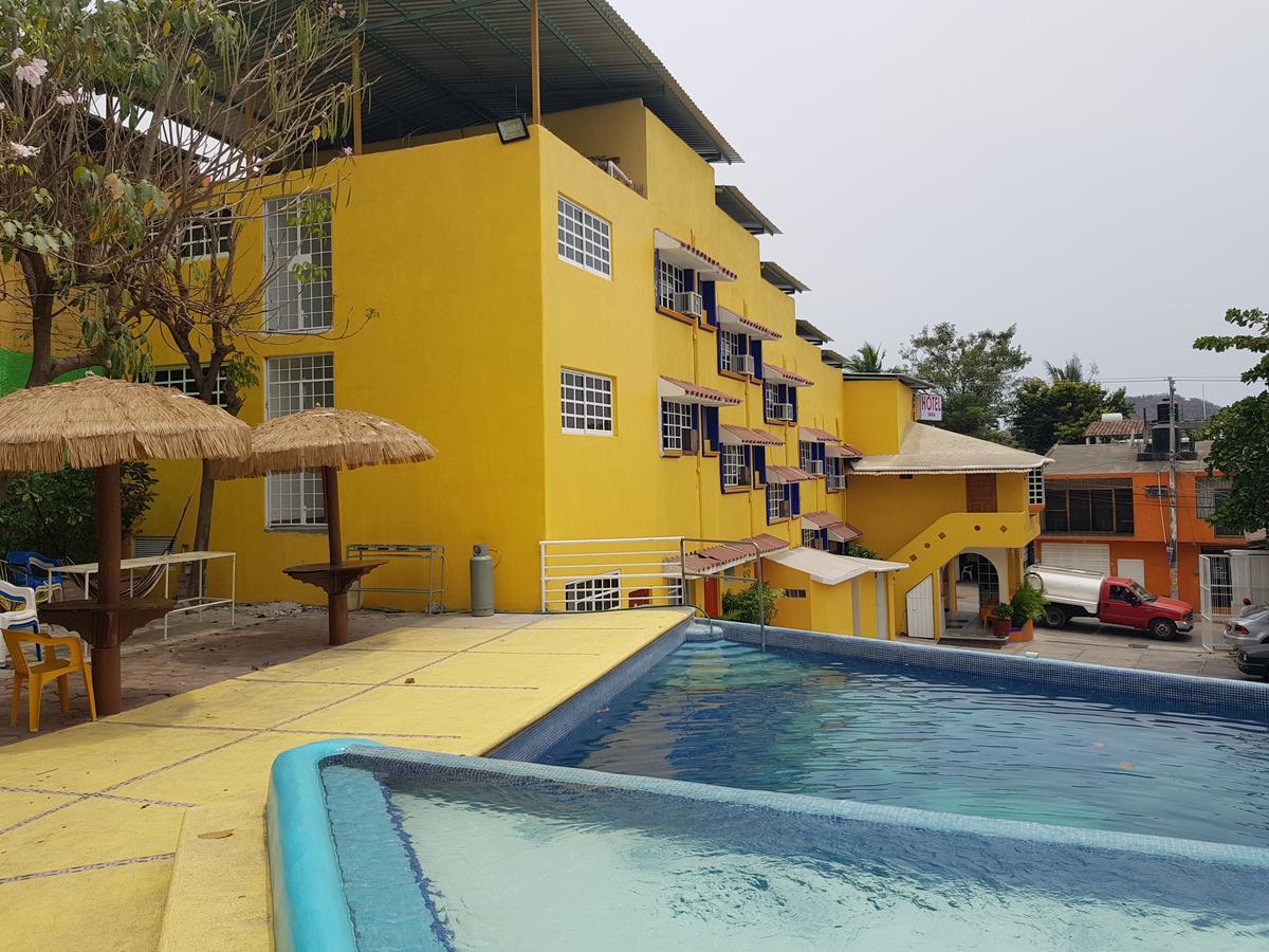 Hotel Bahia Ixtapa  Exterior photo